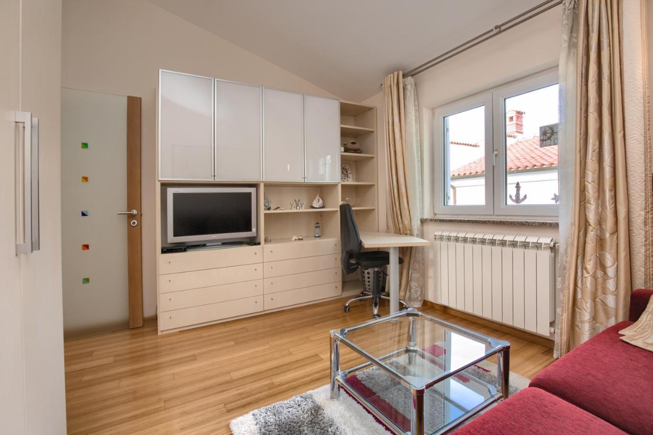 Tomisha Apartment Pjescana Uvala Exterior photo